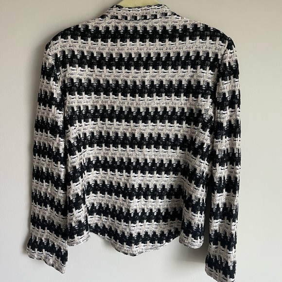 St. John NWT Women's Advik Button Front Jacket Black/Cream/White Luxury Size 6 - Picture 9 of 16